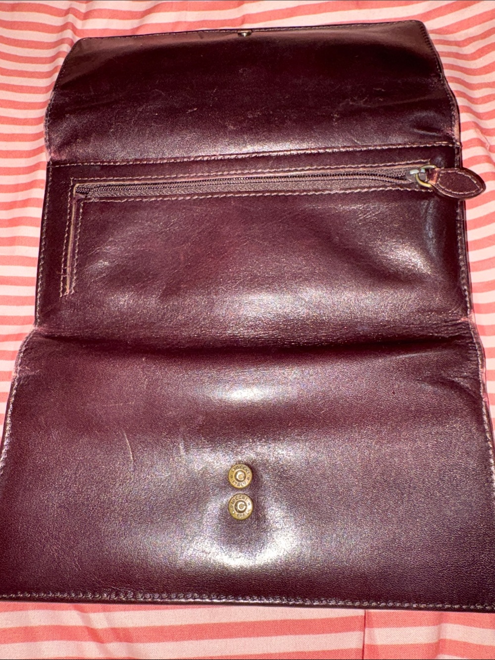 Vintage Etienne Aigner Dark Brown Leather Shoulder Bag with Matching Wallet - Picture 9 of 10